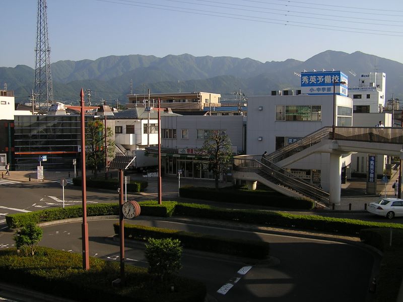 柳町商店会 渋沢駅北口にイルミ 駅利用者の憩いに | 秦野