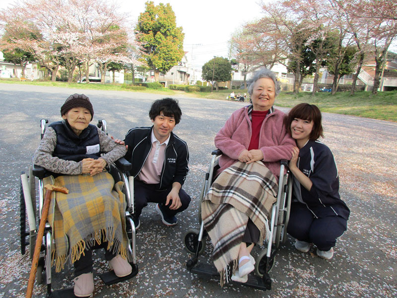 高ケ坂ひかり苑の求人 - 町田市(東京都)【レバウェル介護求人｜旧 きらケア】