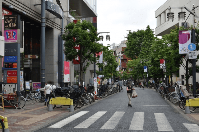 青砥「より道」もつ焼きと牛乳ハイに舌鼓！美味しくひと息つけるもつ焼き居酒屋 | せんべろnet