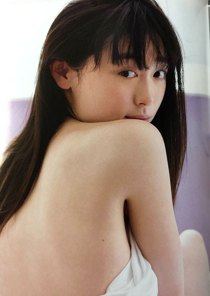 画像】福原遥さん、脇とおっぱいの谷間を見せつける : 女子アナお宝画像速報－5chまとめ