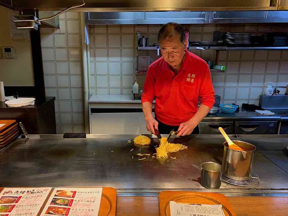 店内は広島カープ愛たっぷり！広島お好み焼き＆鉄板焼き屋「恋鯉（こいこい） 吉祥寺」 – 吉祥寺・杉並・中野・三鷹の不動産物件なら「殖産ベスト」