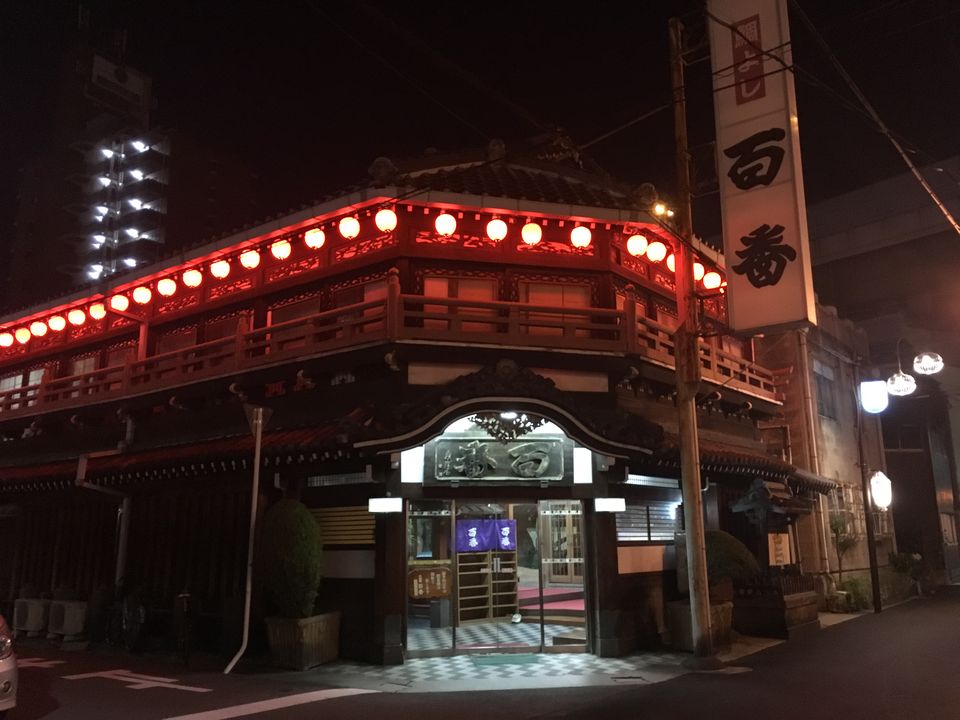 ビキニ美女だらけでまるで海水浴場！？ 祭りの夜の「飛田新地と松島新地」を歩く（FRIDAY） - Yahoo!ニュース