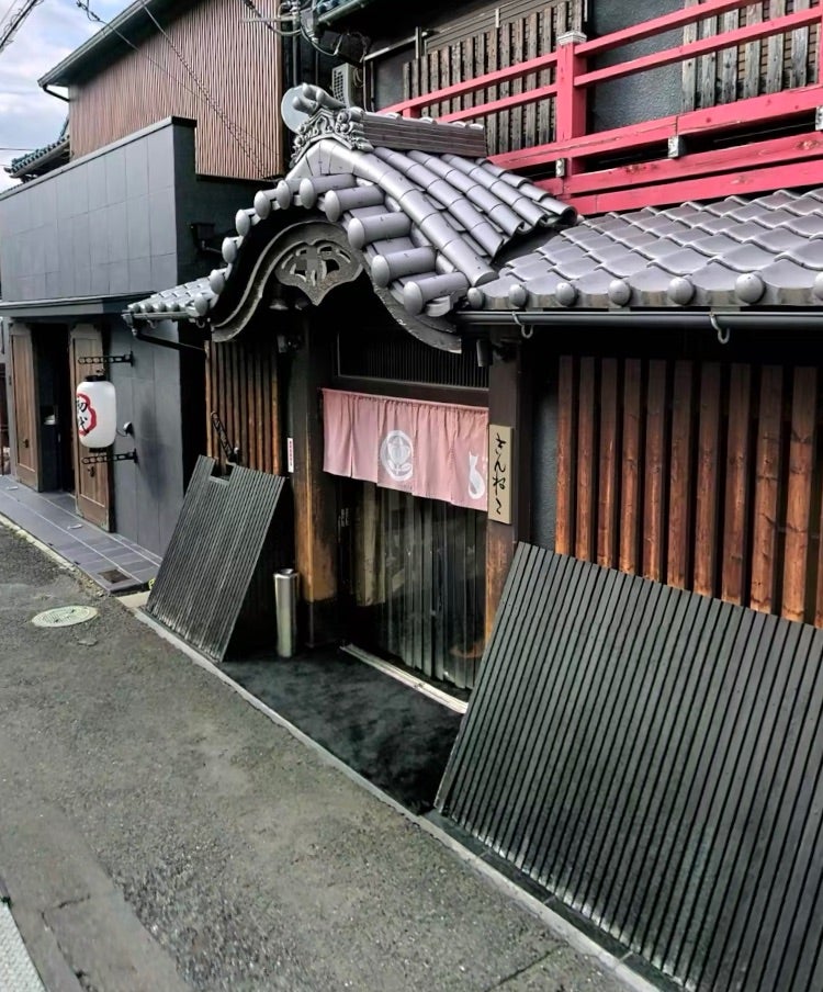 紅子の色街探訪記 | 大阪「今里新地」 九条の松島新地のあとは今里へ。 この場所も日中ははじめて。