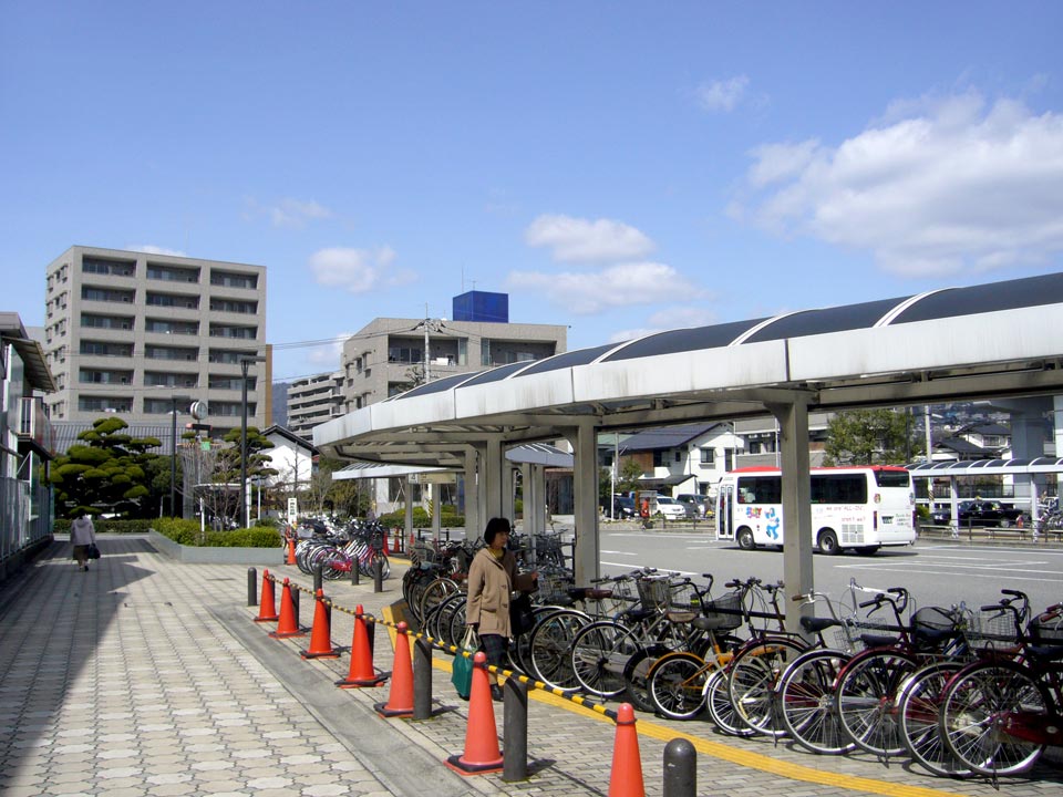 アストラムラインの電車交差撮影の難しさ