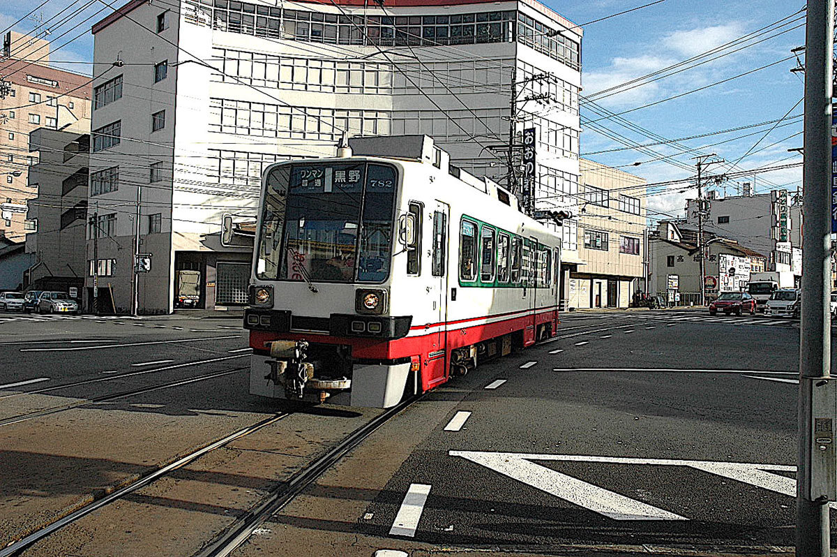 豊橋鉄道東田本線豊橋公園前：「オクトパス☆ガーデン」 住宅街の中にあるハンバーグの専門店 : 白髪おやじのおひとりさまランチ