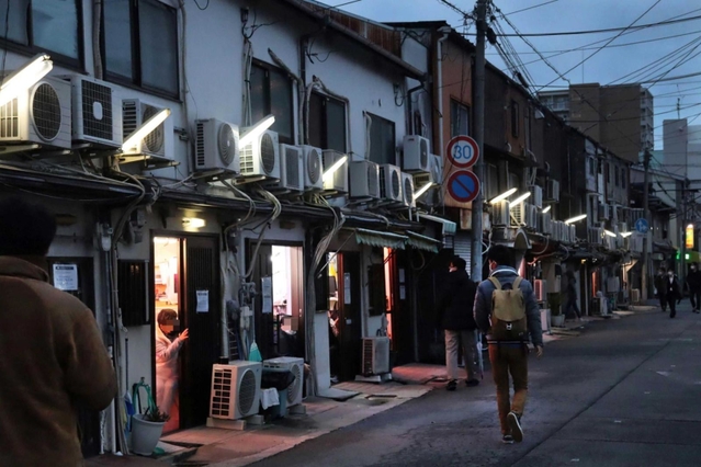 写真集「百年の色街 飛田新地 遊郭の面影をたどる」｜Yahoo!フリマ（旧PayPayフリマ）