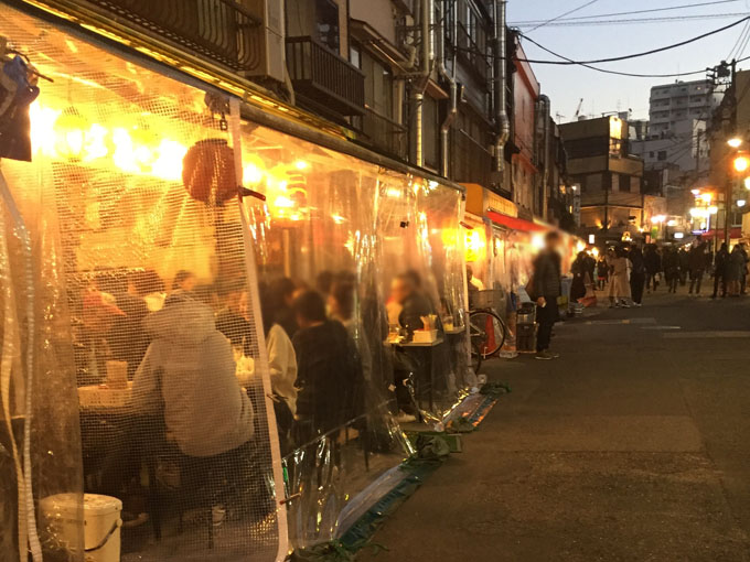 一生に一度は飲んでみたい酒！ 浅草『神谷バー』の名物「デンキブラン」を洋食と共に味わってきた (2023年1月3日)