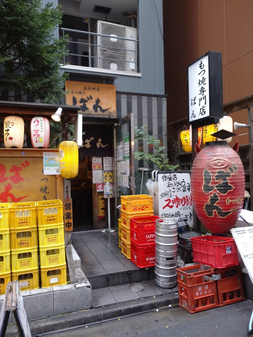 今宵は、地元で人気のホルモン焼き屋さん😊 何を食べても、肉の旨みを堪能できて…😁 芸能人も通うお店らしく。メニューの「おっぱい」は、初めての食感で美味！オススメの一品👍  #東京