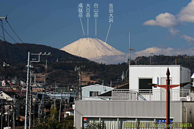 神奈川中央交通 | 渋沢駅北口にて 秦08中乗り桜土手・日立経由秦野駅行