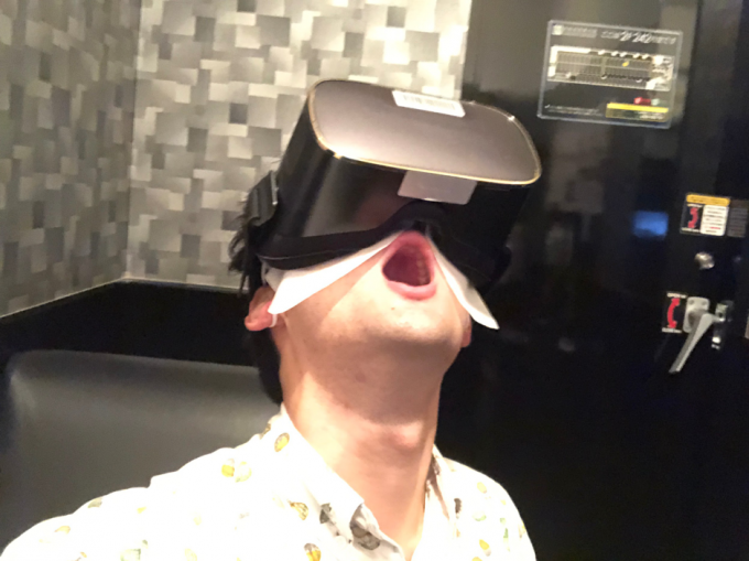 VRアダルトビデオは長時間物が人気！170分越えの大作「【VR長尺】当然、勝手にAV化！イケ・・・中略・・・Hな王様ゲームが始まっちゃって…VR編」を鑑賞する  | VR18