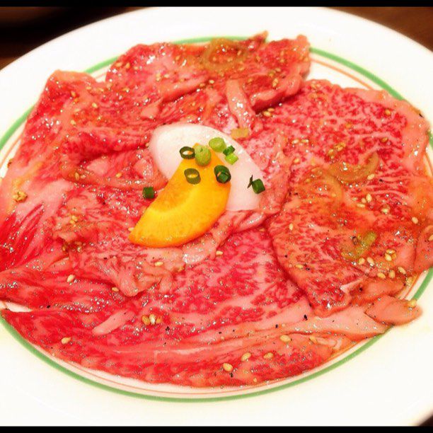 鶯谷「焼肉 鶯谷園」せわしないけど、コスパ最高の美味しい焼肉を堪能。 |