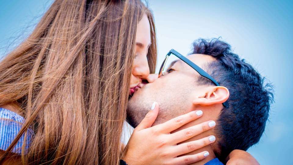 彼から何度も求められちゃう！？「キスが上手くなる」4つの方法 | MOREDOOR